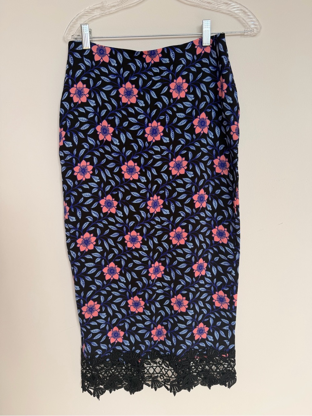 Diane Von Furstenberg DVF Floral Lace Trim Skirt Size 4 with Slit Workwear